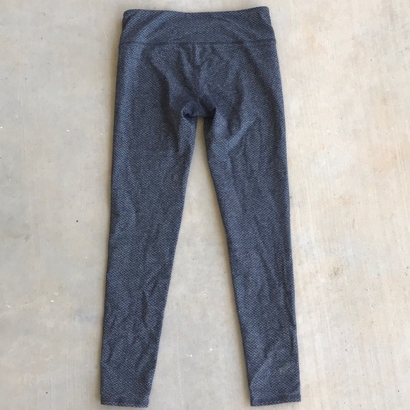 Athleta Criss Cross Power Up Leggings Herringbone Gray Small TALL Black Gray - Picture 6 of 6